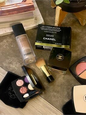 CHANEL Les Beiges limited edition eyeshadow219 BOUTONS COUTURE out of stock